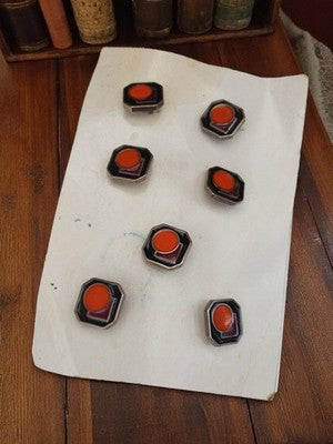 Boutons vintage hexagonaux France – lot 6 déco rétro couture noir orange