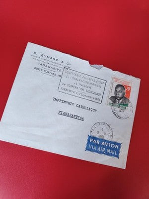 Lettre ancienne Madagascar timbres oblitérés 1961 Par Avion philatélie collectio