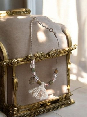Collier fantaisie vintage perles cubiques et pampille rétro chic