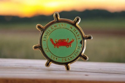 Pin's vintage Fisherman's Wharf San Francisco roue verte crabe USA pêcheur