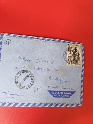 Ancienne lettre vintage timbres oblitérés, enveloppe bleue par avion collection