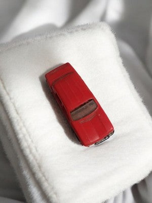 Véhicule miniature Norev Renault R8 rouge ancien rétro vintage rare