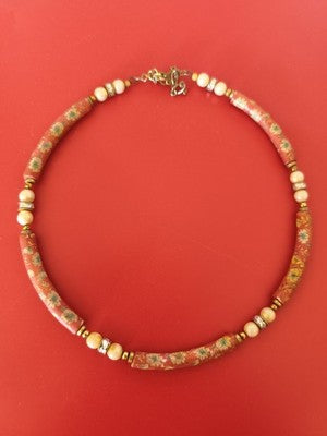 Collier ancien vintage en perles, bijou rétro élégant pour collectionneur