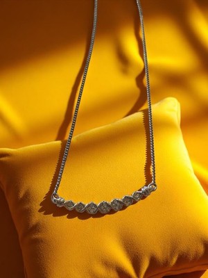 Collier vintage fantaisie métal argenté style rétro géométrique femme