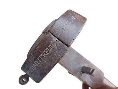 Chaintreuil agricole ancien signé Vincent XIXe, outil vintage bois, finitions mé
