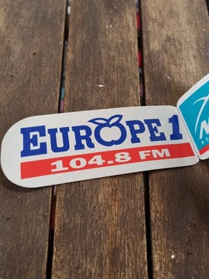 Autocollant vintage Europe 1 104.8 FM radio rétro années 80 sticker pub