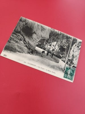 Ancienne carte postale oblitérée Ollioules Les Gorges Roche Taillée philatélie
