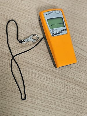 Détecteur CO2 Senseair alarm portatif écran LCD orange non testé