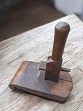 Chaintreuil agricole ancien signé Vincent XIXe, outil vintage bois, finitions mé