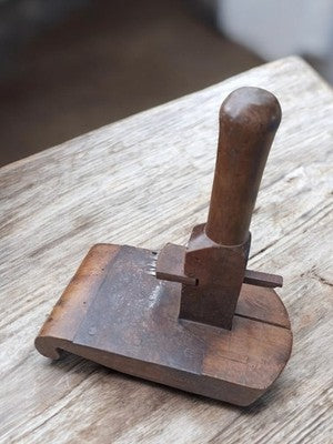 Chaintreuil agricole ancien signé Vincent XIXe, outil vintage bois, finitions mé
