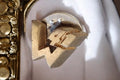 Pin's vintage W4 doré, broche géométrique design, accessoire mode rare