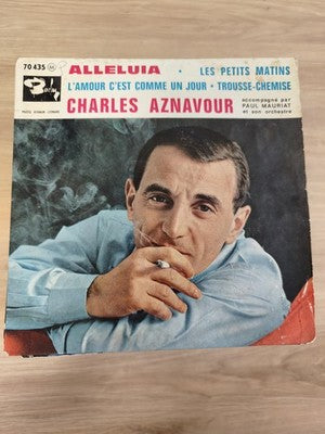 Disque vinyle 45T ancien Charles Aznavour rétro – collection musique vintage éta
