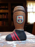 Ancien grattoir chat chaussure football FC Barcelona vintage déco sport