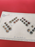 Lot vintage boutons anciens avec présentoir commercial manufacture couture Franc