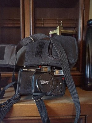 Appareil photo Olympus Superzoom 700 XB vintage compact argentique AF rétro