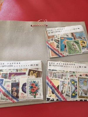 Lot anciens timbres du monde, thématiques fleurs, papillons, sports, collection