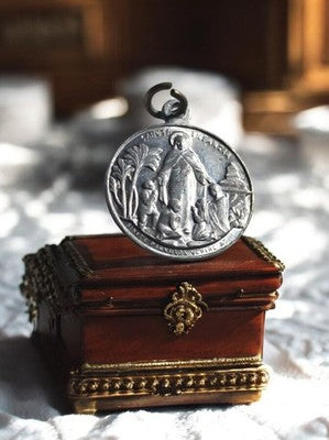 Médaille religieuse ancienne dorée, Sainte Enfance, scène enfants, vintage
