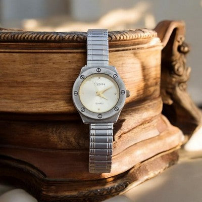 Montre vintage Cyprea quartz, bracelet métal, cadran argenté, rétro