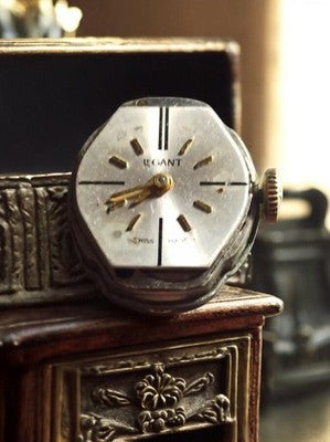 Montre mécanique Legant Swiss vintage octogonale cadran argenté rétro
