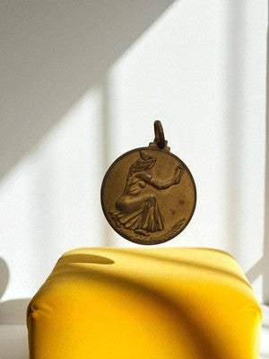 Médaille République Française vintage bronze patine ancienne décoration