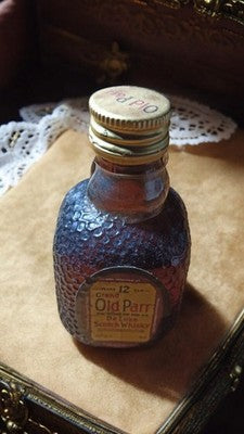 Old Parr 12-year-old vintage whisky miniature, tortoise shell glass bottle