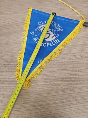 Fanion vintage Olympique Saint Marcellin bleu jaune rétro football club ancien