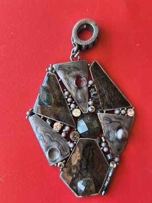 Gros pendentif ancien vintage en métal, bijou rétro original pour collectionneur