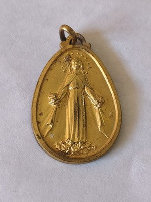 Petite médaille religieuse catholique ancienne vintage, objet de piété rétro col