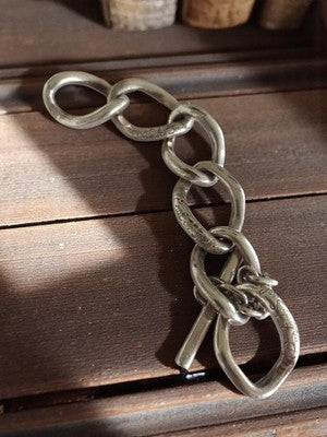 Bracelet chaîne vintage signé, maillons aspect argenté, pièce unique