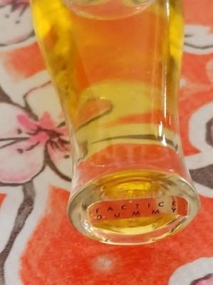 Flacon factice parfum vintage, forme féminine, bouchon satiné, déco rétro