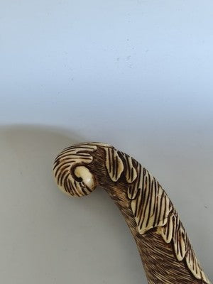 Ancien grand manche de canne zoomorphe bakélite décor sculpté monture laiton