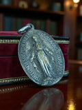 Médaille religieuse ancienne Vierge Marie vintage, pendentif ovale rétro