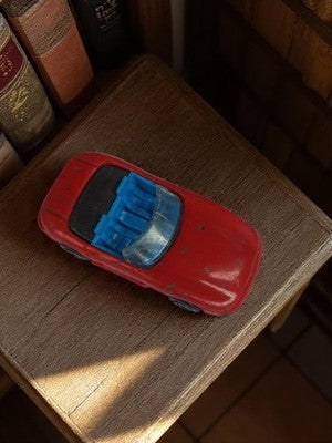 Voiture miniature Majorette vintage rouge cabriolet ancien état d’usage jouet
