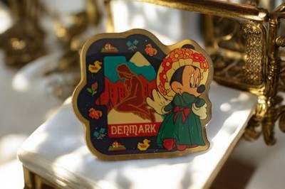Pin's Disney Minnie Danemark Tokyo Disneyland vintage émaillé rare souvenir