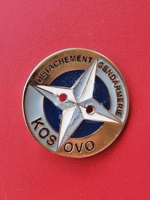 Ancien insigne vintage détachement Gendarmerie Kosovo collection militaria rare