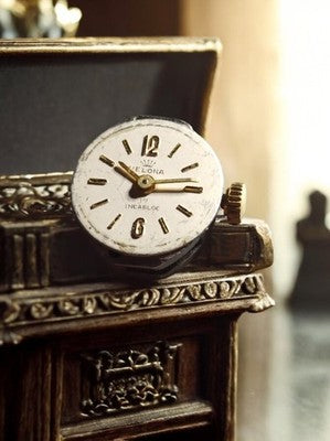 Mouvement montre mécanique Velona vintage cadran blanc doré Incabloc