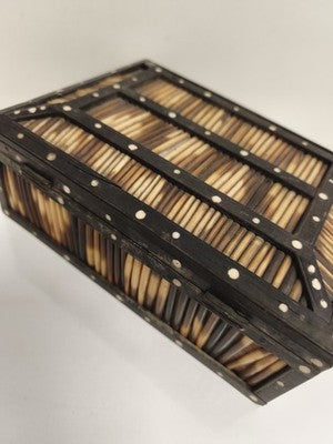 Boîte rectangulaire anglo-indienne os et piquants de porc-épic incrustée