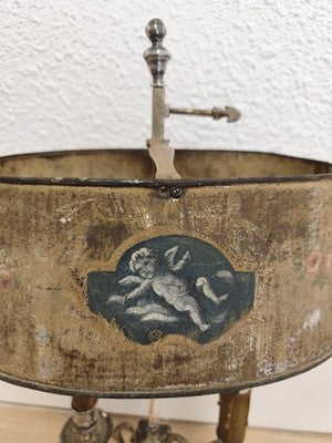 Lampe Napoléon III 1850 tôle peinte, deux lumières, chérubin