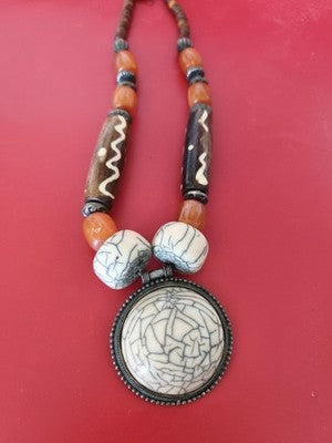 Vintage ancien collier tibétain en os et bakélite, bijou ethnique rare déco