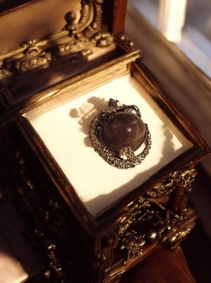 Pendentif pierre naturelle motif dragon sphère grise monture argentée - marque i
