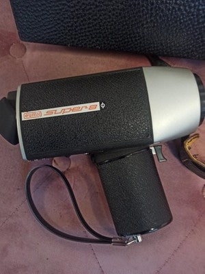 Caméra vintage Eumig Super 8 avec étui rétro Autriche ancien