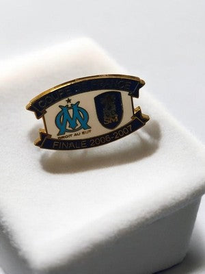 Pin's Coupe de France OM SM Caen Finale 2006-2007 vintage badge football