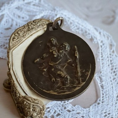 Médaille religieuse Saint Christophe aspect bronze – pendentif protection voyage
