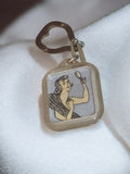 Porte-clés publicitaire vintage femme miroir rétro déco carré