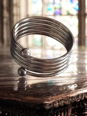 Bague fantaisie vintage créateur multi-anneaux argenté, taille 58 design moderne