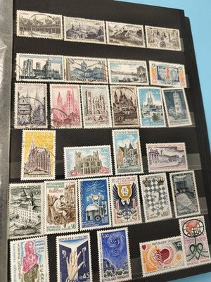 Lot anciens timbres oblitérés France collection monuments architecture thématiqu