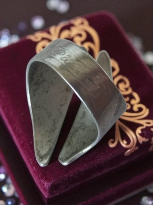 Bague large vintage signée, finition argentée, design rétro taille 56
