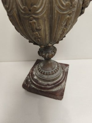 Aiguière ancienne métal argenté style Napoléon III XIXe, piédouche marbre