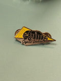Vintage pin's Socicam Objectif Qualité voiture jaune noir collection (Ref 1)