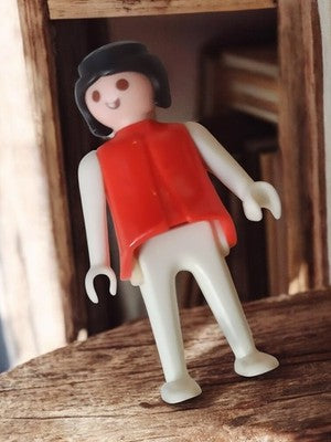 Figurine Playmobil vintage années 70 personnage rétro ancien jouet rouge